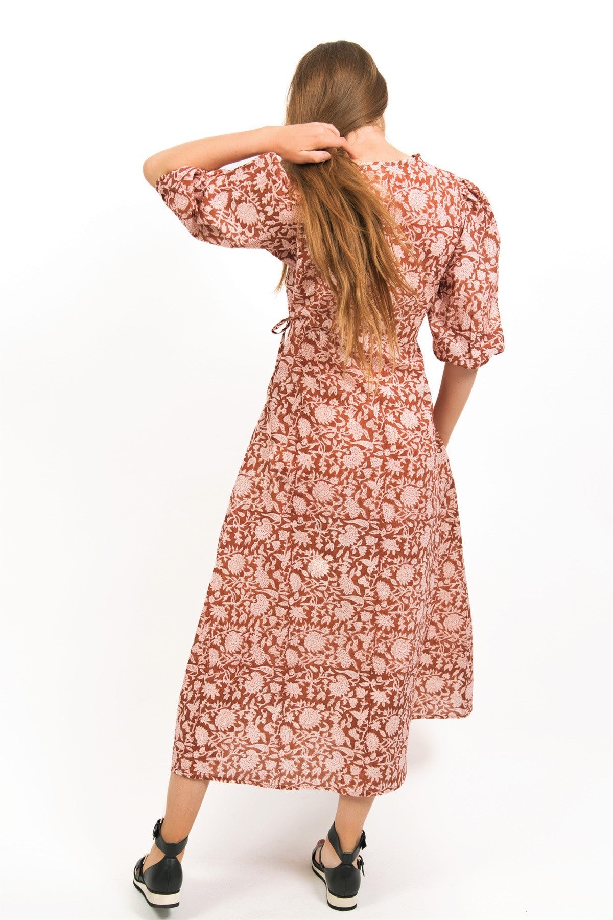 ZEPHYR PRINTED WRAP MAXI DRESS BACK VIEW IN AMBER COLOUR- zohaonline