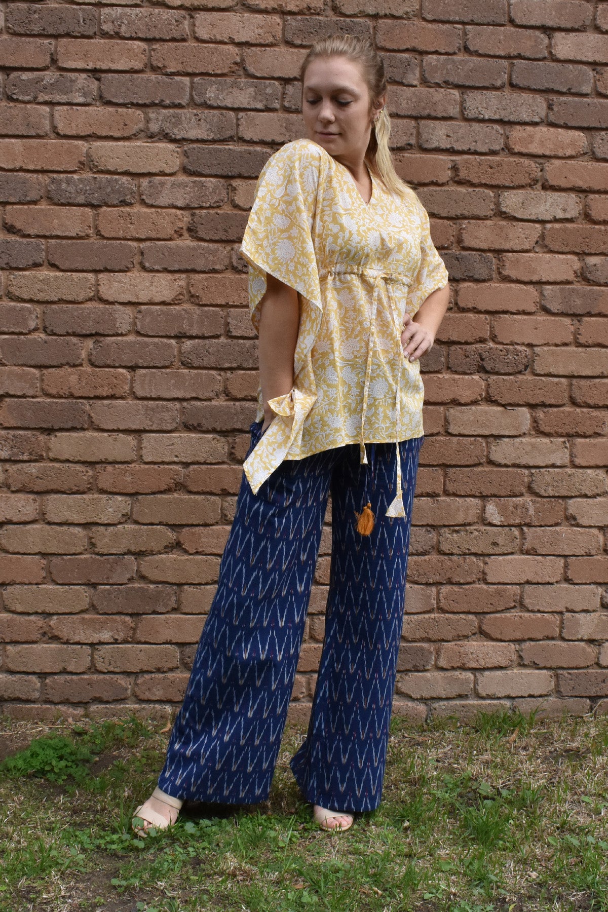 ETHICAL OUTFIT- ZINNIA SHORT KAFTAN TOP WITH KIA PANTS- zohaonline