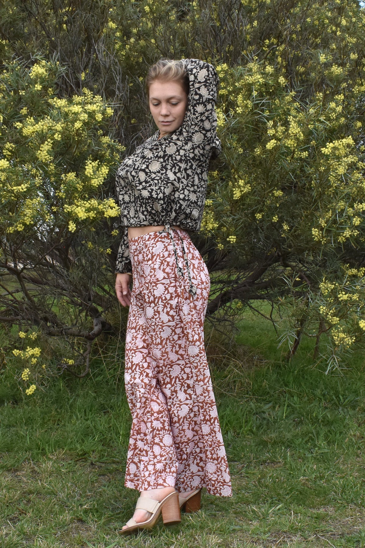 SABLE TOP TIED UP AS CROP TOP- zohaonline