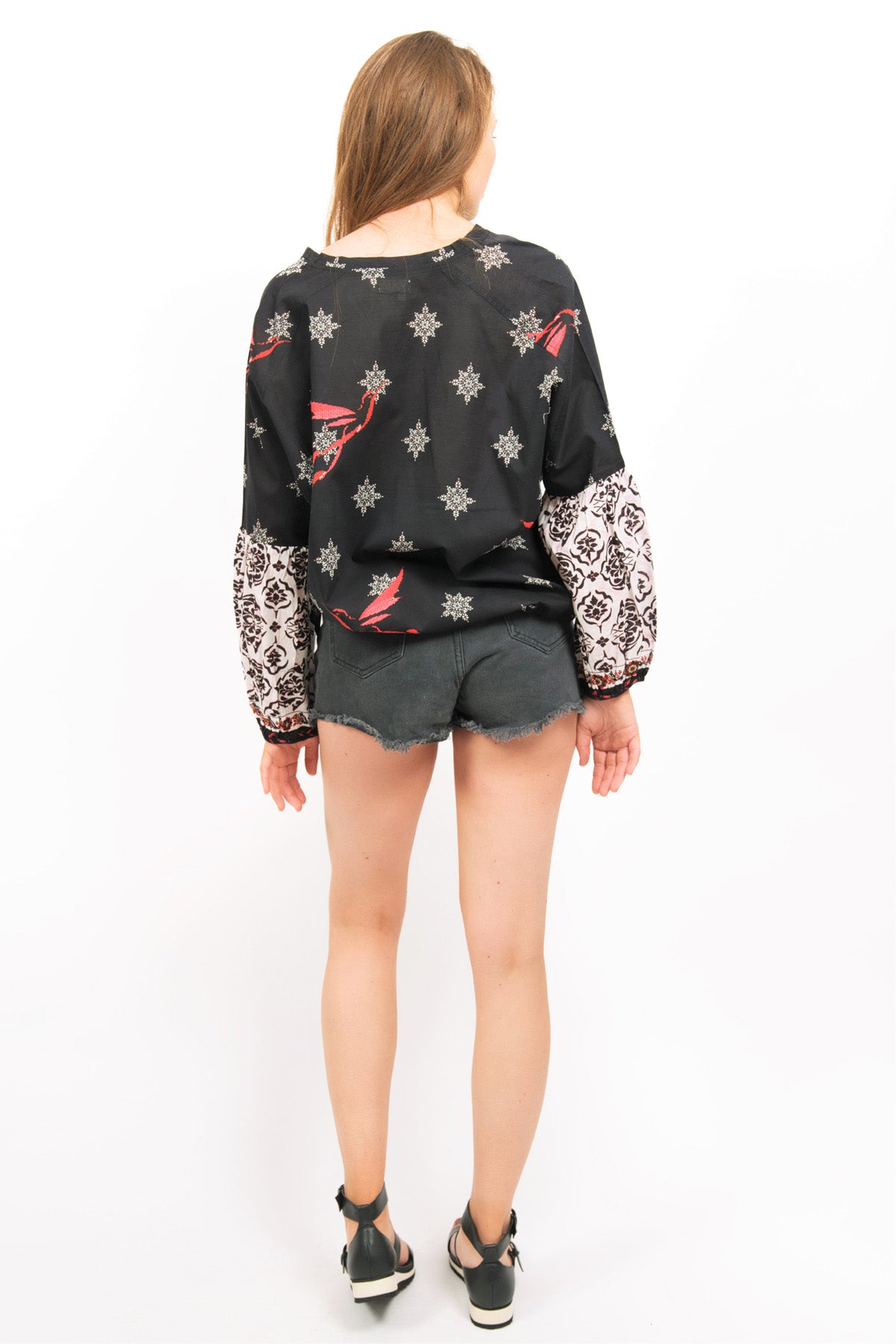 ORA PRINTED COTTON TOP - zohaonline BACK VIEW ON THE MODEL